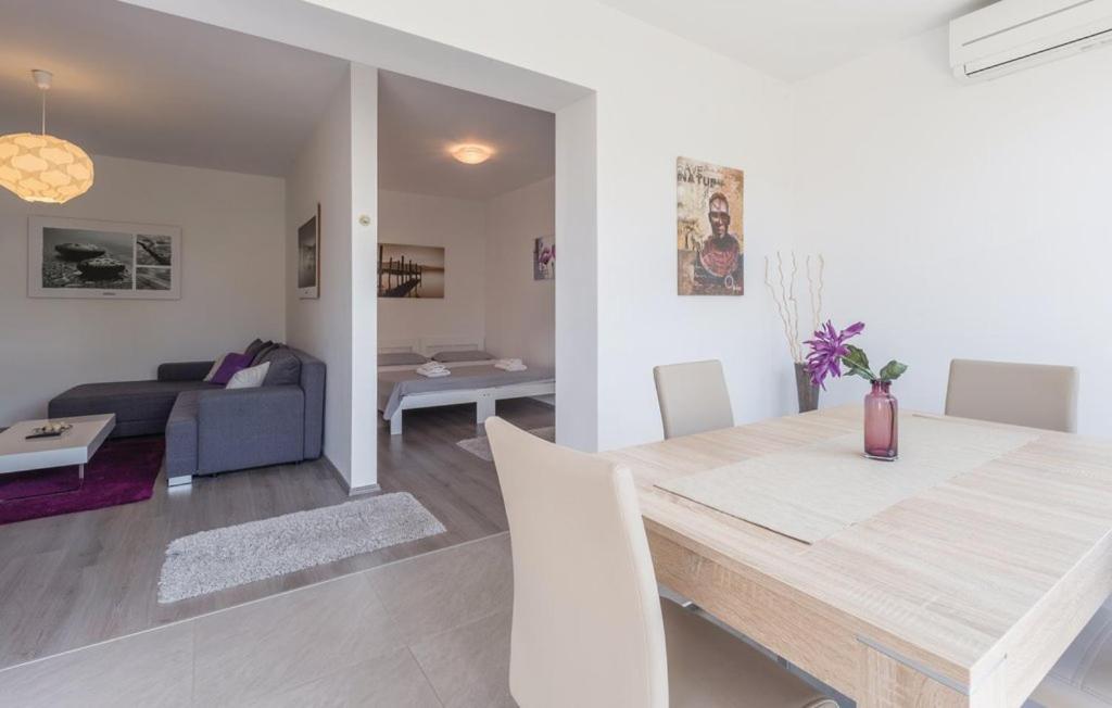 Ivni Apartmani Novigrad Istria Eksteriør bilde
